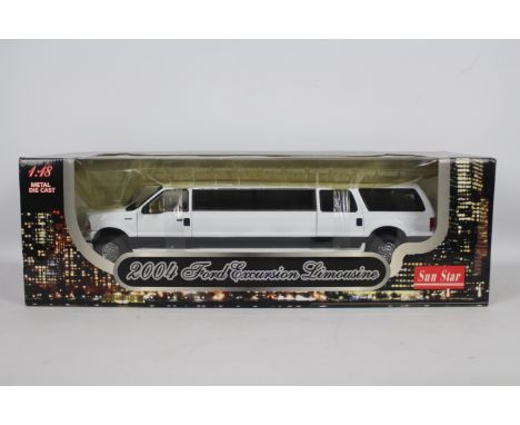 Sun Star - A boxed 1:18 scale Sun Star #3932 Ford Excursion Limousine in Oxford white. The model appears Mint in a Very Good 