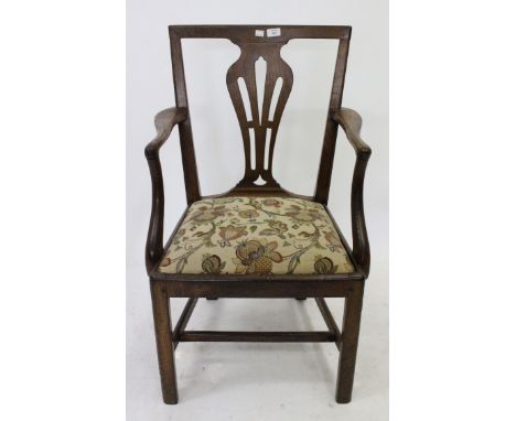 A CHIPPENDALE STYLE ELM COUNTRY CHAIR with vase shaped splat back 