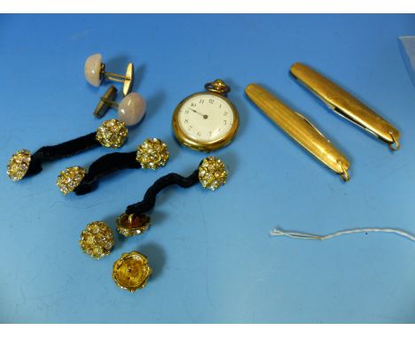 TWO 10K GOLD POCKET KNIVES, A PAIR OF ROSE QUARTZ CUFFLINKS, AND DIAMANTE CLOAK BUTTONS AND A PLATED FOB WATCH. 