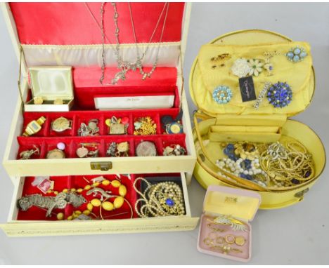 Large collection of vintage costume jewellery and some small gold items 