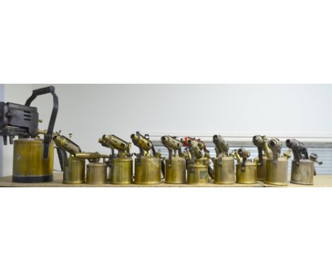 Eskilstuna blow torches, A&M 1941 railway paint stripper's lamp, T Bladon & Sons Birmingham, Burmos, Buflam, quantity of wedg