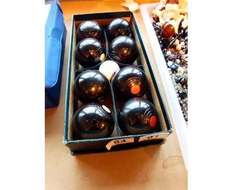 B&A carpet bowls set 