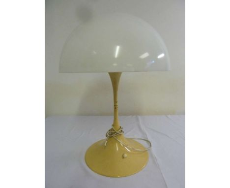 A 1960s plastic table lamp - A/F