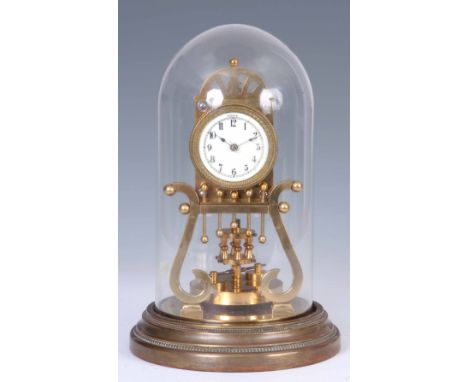 URANIA CLOCK COMPANY. AN EARLY 20th CENTURY GERMAN 400 DAY MANTEL CLOCK the brass lyre shaped case under glass dome with 2.5"