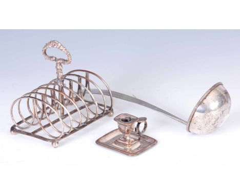 A LATE GEORGIAN MATHEW BOULTON SHEFFIELD PLATE TOAST RACK of six divisional rounded wirework form with cast leaf-work handle 