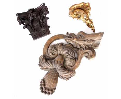 A 19TH CENTURY SMALL GILT SCROLLED CARVED LEAFWORK CORNER BRACKET 15cm high, A 19TH CENTURY CARVED OAK CORINTHIAN CAPITAL 20 