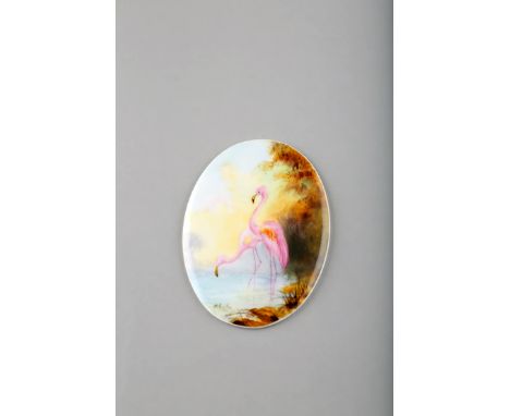 Royal Worcester ceramic plaque, oval form, hand painted with flamingos signed Austin, date coded 1926, 7.5cm long, 5.5 cm wid