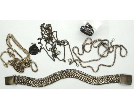 Mixed hallmarked and sterling silver jewellery including neck chains, bracelet, ring etc, combined 59g. P&amp;P Group 1 (£14+