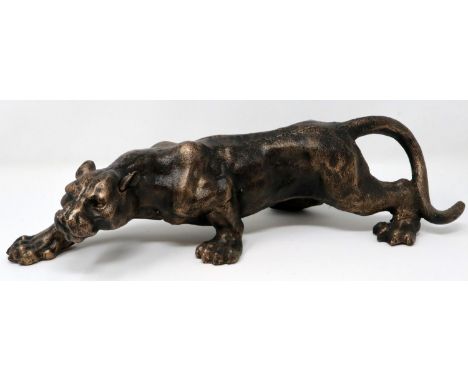 Bronzed cast iron stalking male panther, L: 30 cm. P&amp;P Group 3 (£25+VAT for the first lot and £5+VAT for subsequent lots)