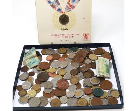 Collection of mixed UK and world coins including a Royal Mint Commonwealth Games 1986 uncirculated two pound coin. P&amp;P Gr