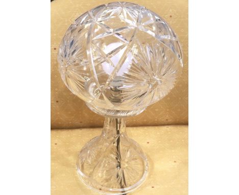 Glass crystal lamp with bulbous crystal shade, H: 45 cm. All electrical items in this lot have been PAT tested for safety and
