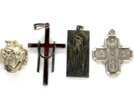 925 silver religious pendants, combined 25g (4). P&amp;P Group 1 (£14+VAT for the first lot and £1+VAT for subsequent lots) 