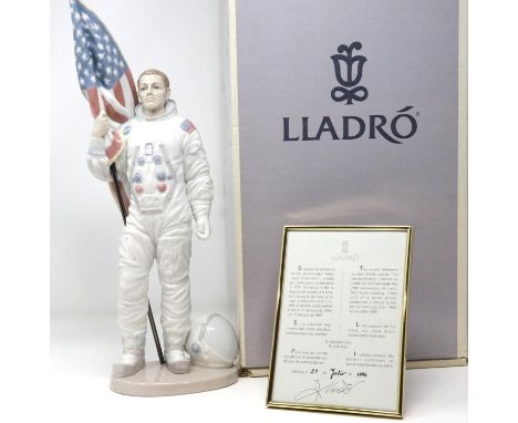 Boxed limited edition Lladro figurine, 06168 The Apollo Landing, H: 45 cm, no chips or cracks, excellent condition with frame