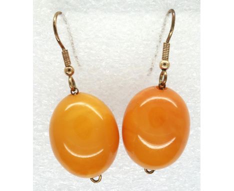Pair of butterscotch amber bead earrings, combined 6.7g, drop L: 35 mm. P&amp;P Group 1 (£14+VAT for the first lot and £1+VAT