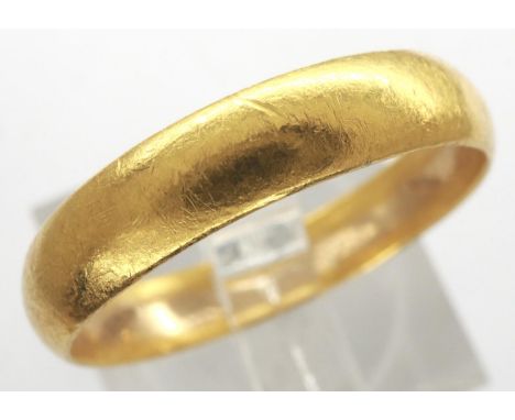 24ct gold wedding band, size R, 4.3g. P&amp;P Group 1 (£14+VAT for the first lot and £1+VAT for subsequent lots) 
