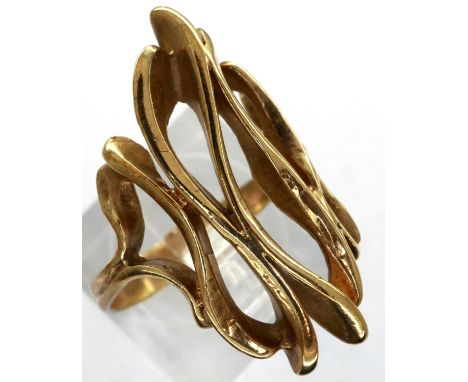 Presumed 14ct gold pierced ring, size K, 3.9g. P&amp;P Group 1 (£14+VAT for the first lot and £1+VAT for subsequent lots) 