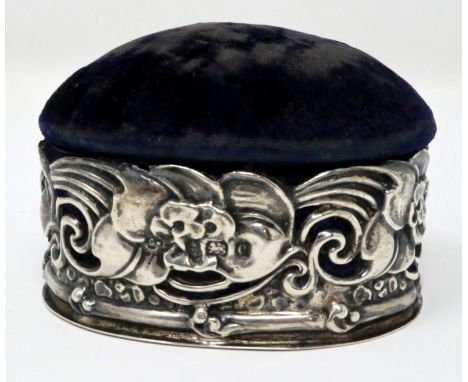 Hallmarked silver trinket box with pin cushion cover, Birmingham assay 1902-1903, L: 80 mm. P&amp;P Group 1 (£14+VAT for the 