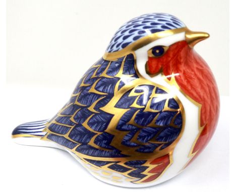 Royal Crown Derby paperweight with gold stopper, robin, H: 70 mm, no cracks or chips. P&amp;P Group 1 (£14+VAT for the first 