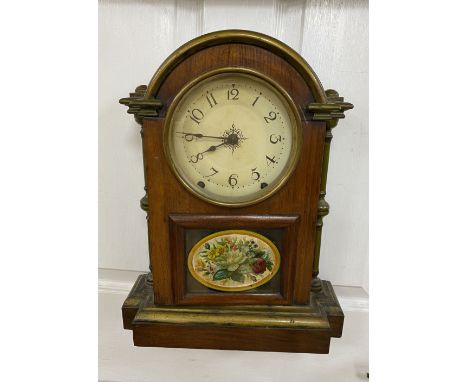 An eight day Seth Thomas mantel clock, height 41cm