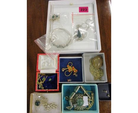 Silver, white metal, gold and other jewellery to include items set with jade, a gold necklace set with coral and other items