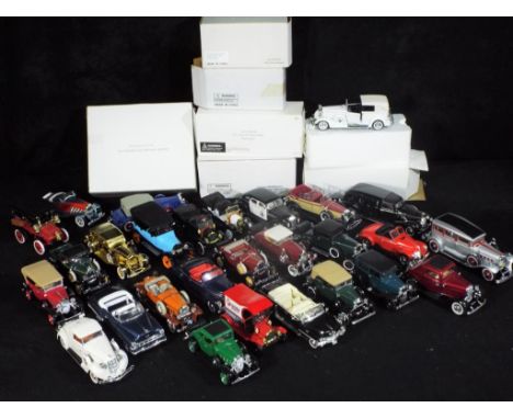 Signature Models - Approximately 30 predominately unboxed diecast 1:32 scale models of American cars. Lot includes 1939 Linco