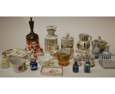 A small collection of assorted 19th century and later porcelain to include Augustus Rex saucer, miniature Crown Derby jug, Ro