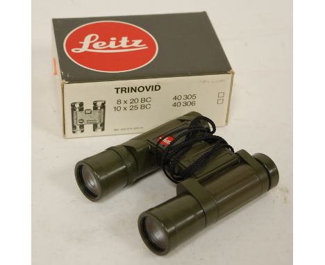 A pair of modern Leitz Trinovid pocket binoculars, boxed Condition Report / Extra Information 10x25 BCA.
Lens condition good.