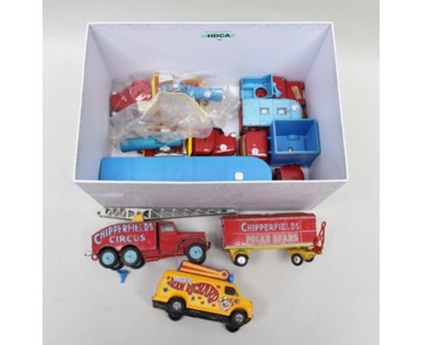 CORGI MAJOR TOYS DIE-CAST VEHICLES including articulated horsebox Chipperfield Circus livery, two Corgi Toys Berliet cannon l