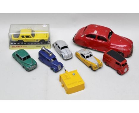 DINKY TOYS JENSON FF no.188 in acrylic box, a Dinky Toys starter unit, VW Beetle, Jaguar no.157, Morris Oxford, a tannoy van,