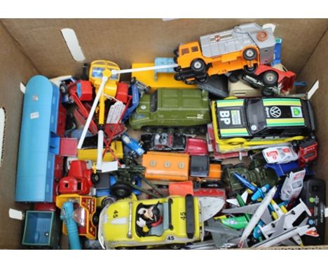 A SELECTION OF ASSORTED DIE-CAST VEHICLES including; Corgi Major Toys articulated horsebox Chipperfield Circus, together with