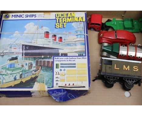 A MINIC SHIPS 1:2000 SCALE DIE-CAST OCEAN TERMINAL SET BY HORNBY in ovb, together with Triang Minic tin-plate refuse cart wit