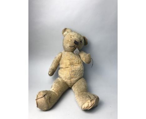 VINTAGE TEDDY BEAR, along with a Bayko light construction set with Noah's ark and animals