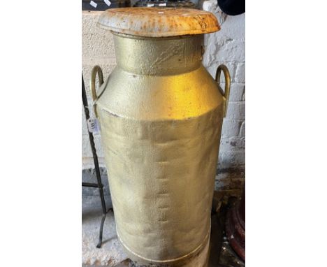 Vintage metal milk churn with cover. (B.P. 21% + VAT)