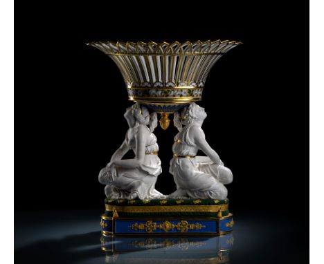   Seltener Empire-Tafelaufsatz Manufaktur Coussac-Bonneval, Limoges, um 1829 H. 38,5 cm Biskuitporzellan, matte Bemalung in G