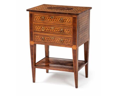   Louis-XVI-Pfeilerkommode wohl Frankreich, um 1800 74x53x40 cm Dreischübiger Korpus mit 4 konischen Beinen und Tablettsteg. 