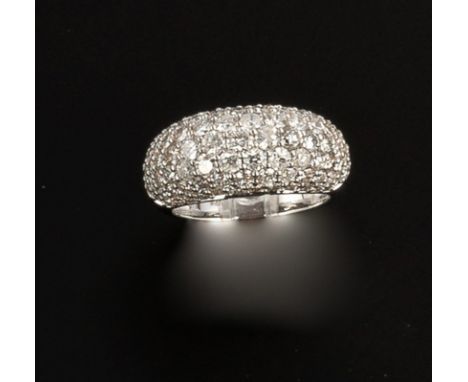   Diamantring 14kt Weißgoldschiene, schauseitig Besatz von ca. 90 Brillanten und Achtkantdiamanten in Kornfassung, zus.ca. 3,