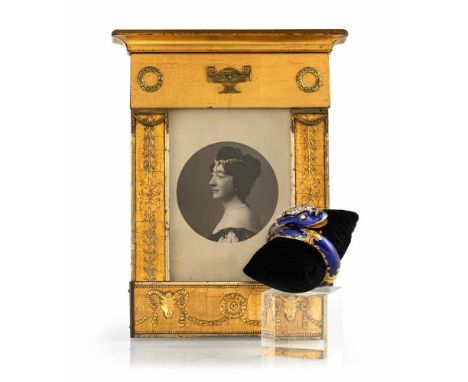  Historischer Schlangenarmreif St. Petersburg, um 1860 D. 5,5/7 cm 18kt Gelbgold (72 Zolotnik), schauseitig umlaufend kobalt