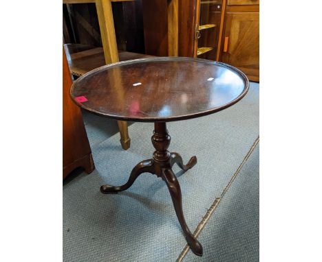A Georgian mahogany tripod table having dish to and on three splayed legs, 53cm h x 51.5cm wLocation: 