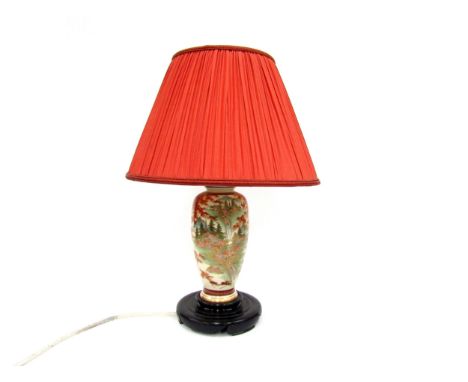 A decorative Japanese lamp with silk shade, 43cm tall with shade 