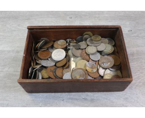 Box of mixed World &amp; UK coinage to include; Tokens, Silver, 19th Century etc