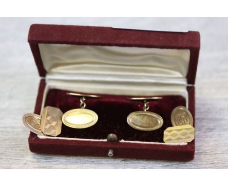 Pair of George V 9ct yellow gold chain link cufflinks, each oval panel with engraved zigzag decoration, plain centres, dimens