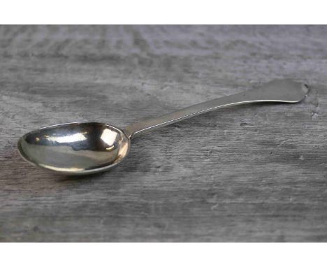 William and Mary provincial silver trefid spoon circa 1690-1700, the reverse of the bowl with rat tail design and scroll deco