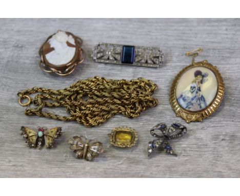 Late Victorian and early 20th century brooches to include Art Deco paste set rectangular brooch (one stone deficient), a late