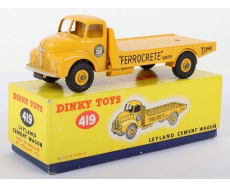 Dinky Toys 419 Leyland Cement Wagon ‘Portland Blue Circle Cement’ yellow body/wheel hubs in near mint original condition, wit