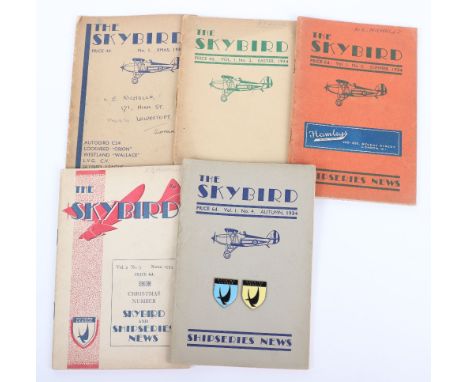 Skybird, first five issues of 'The Skybird' magazine 1933-1934 with two Skybirds league yellow and blue enamel badges of the 
