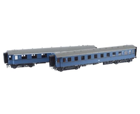 
	
		Two gauge 1 model 'DB' corridor coaches, finished in blue livery. Built in 1/32nd scale by John Waggot  J &amp; M Models