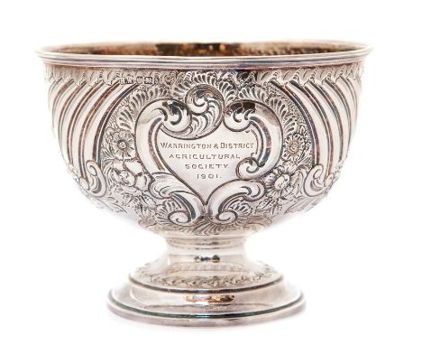 A Victorian silver rose bowl, approx 12.5cm high x 16cm diam, Henry Wigfull, Sheffield 1900, approx 10ozt