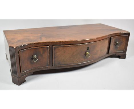 A 19th Century Mahogany Serpentine Front Dressing Table Plinth with Three Drawers and Bracket Feet, 48.5cm wide 