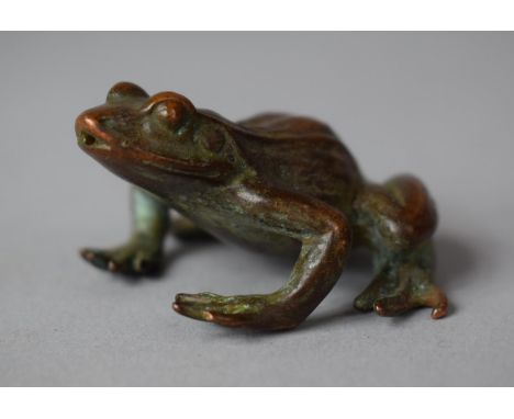A Bronze Study of a Frog, 6cm long 