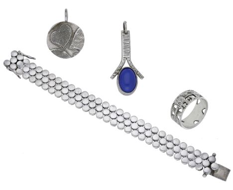 A small collection of 20th century silver jewellery, comprising two pieces by Malcolm Appleby; a circular pendant with natura